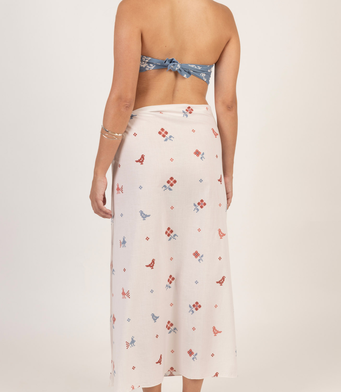 Ploumia pareo white - Image 2